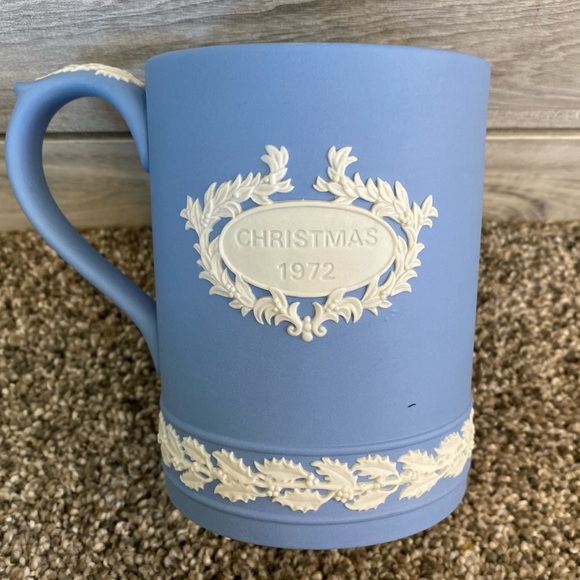 Vintage Jasperware Christmas Mug by Wedgwood circa 1972 - Picture 3 of 11
